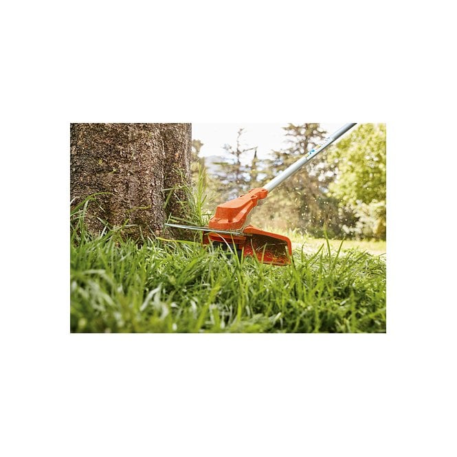 FSA 60R Strimmer with AK20 Battery and AL101 Charger