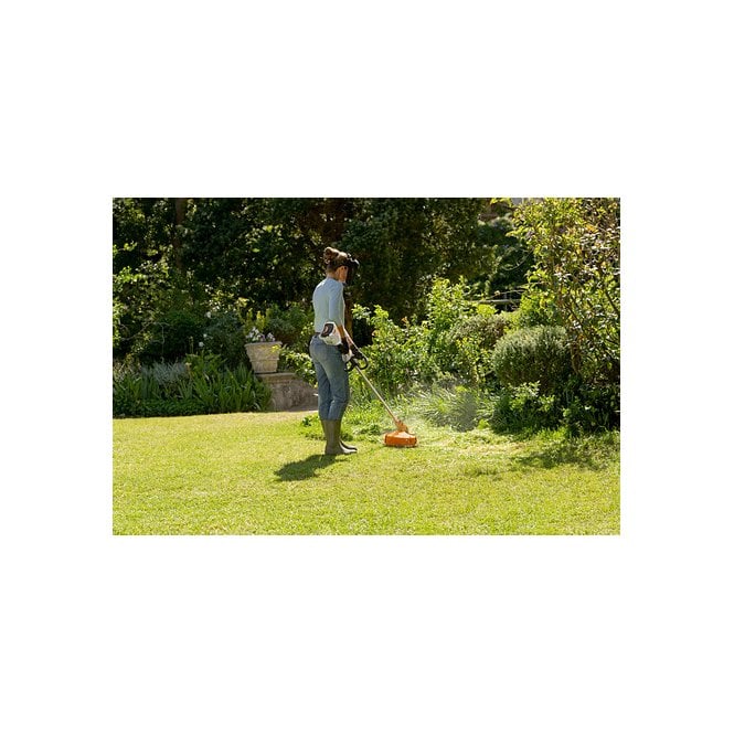 FSA 60R Strimmer with AK20 Battery and AL101 Charger